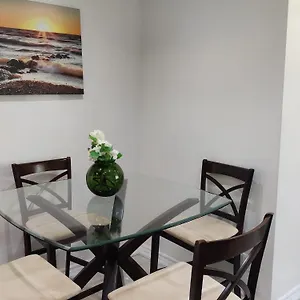 Homestay Spacious Mbr Near Kennedy Subway & Go