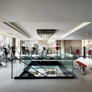 Humaniti Montreal, Autograph Collection 4* Montréal